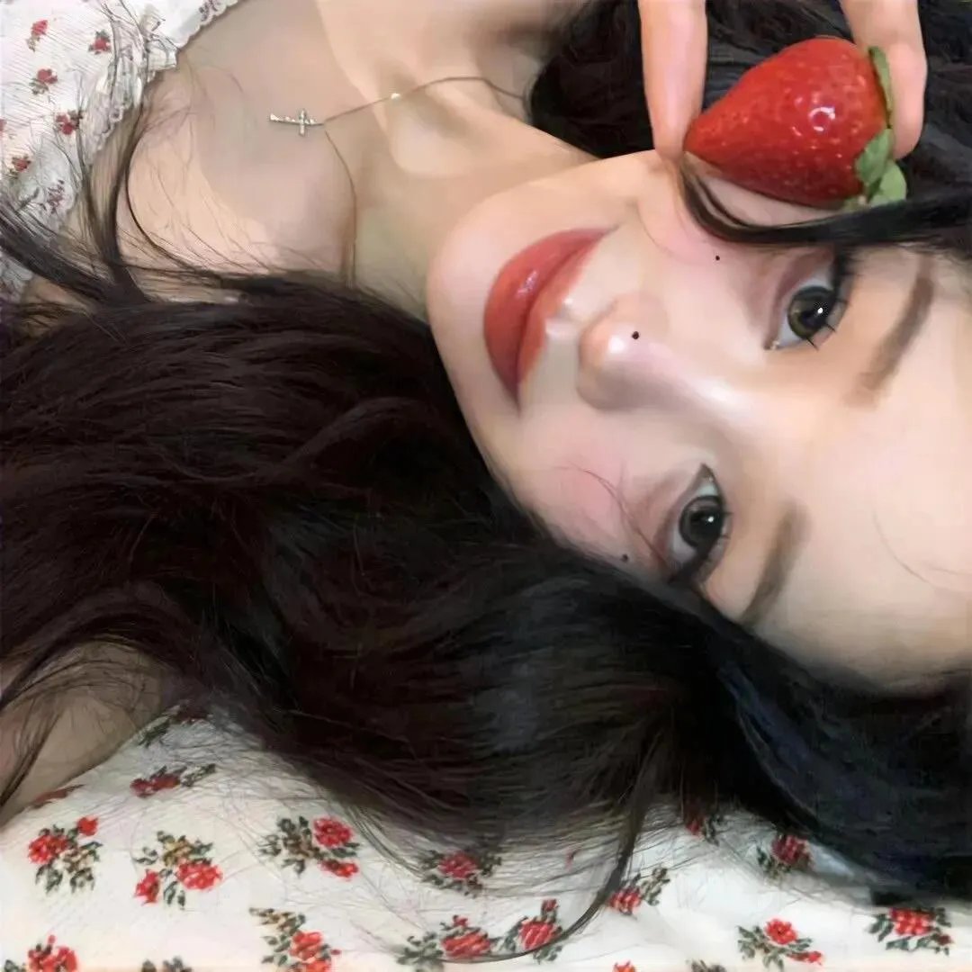 蕾哈娜内衣秀 在线观看封面